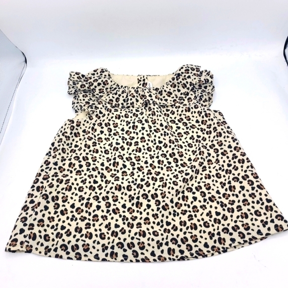 JANIE AND JACK Oyster Grey Leopard Top With Ruffle Sleeveles Collar Size 4 - Picture 2 of 8